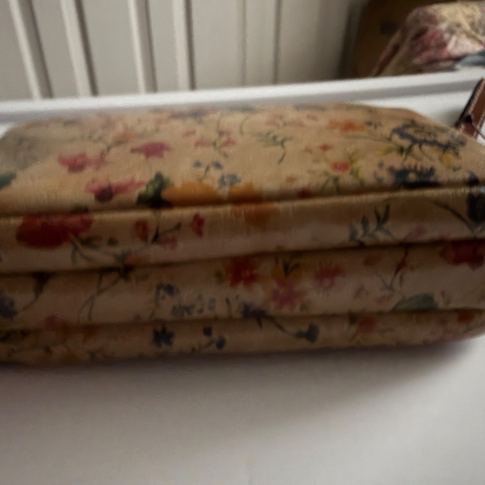 Patricia Nash Prairie Rose Viani Wristlet - Picture 4 of 6